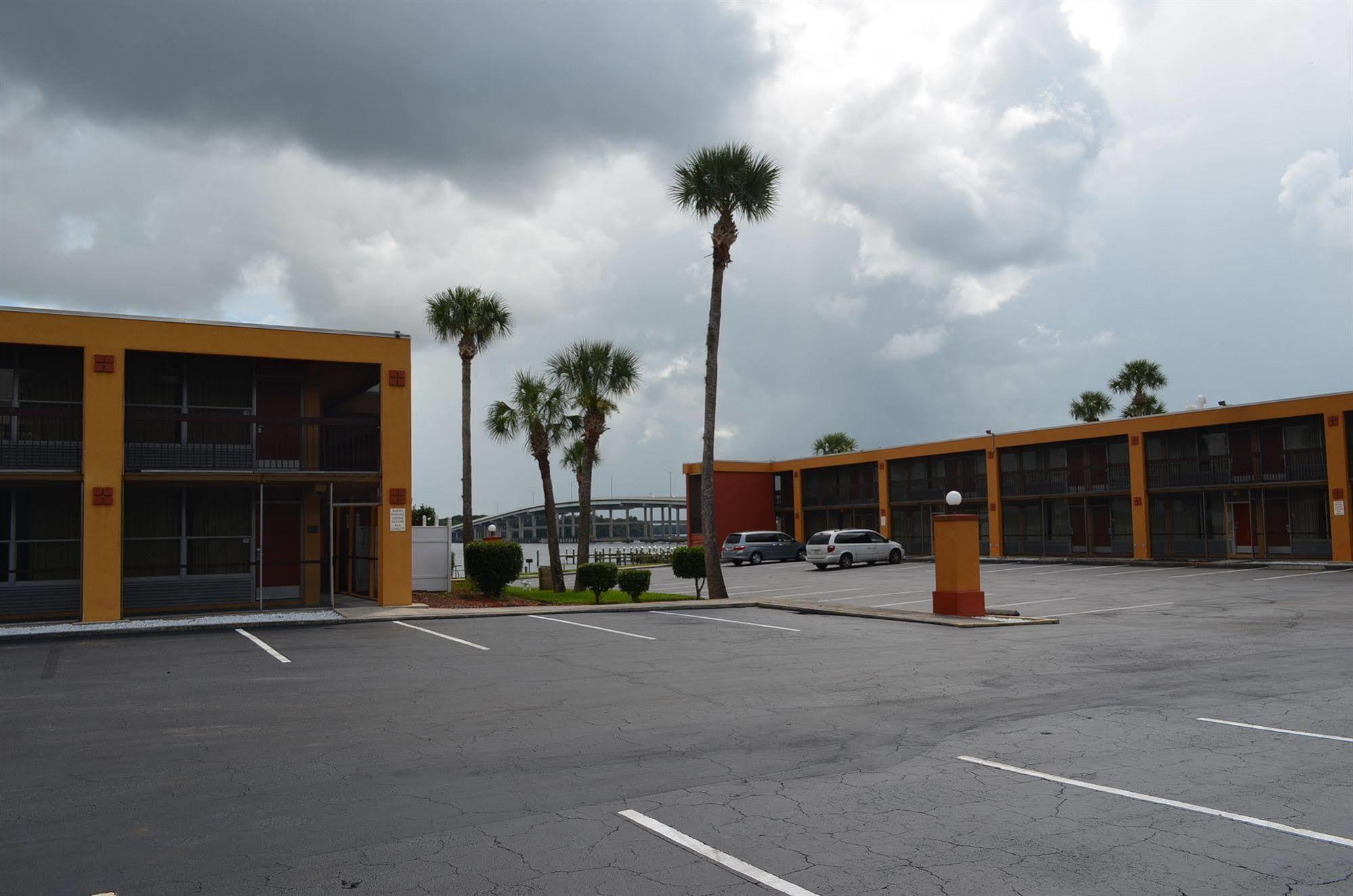 Quality Inn And Suites Palatka Riverfront Kültér fotó