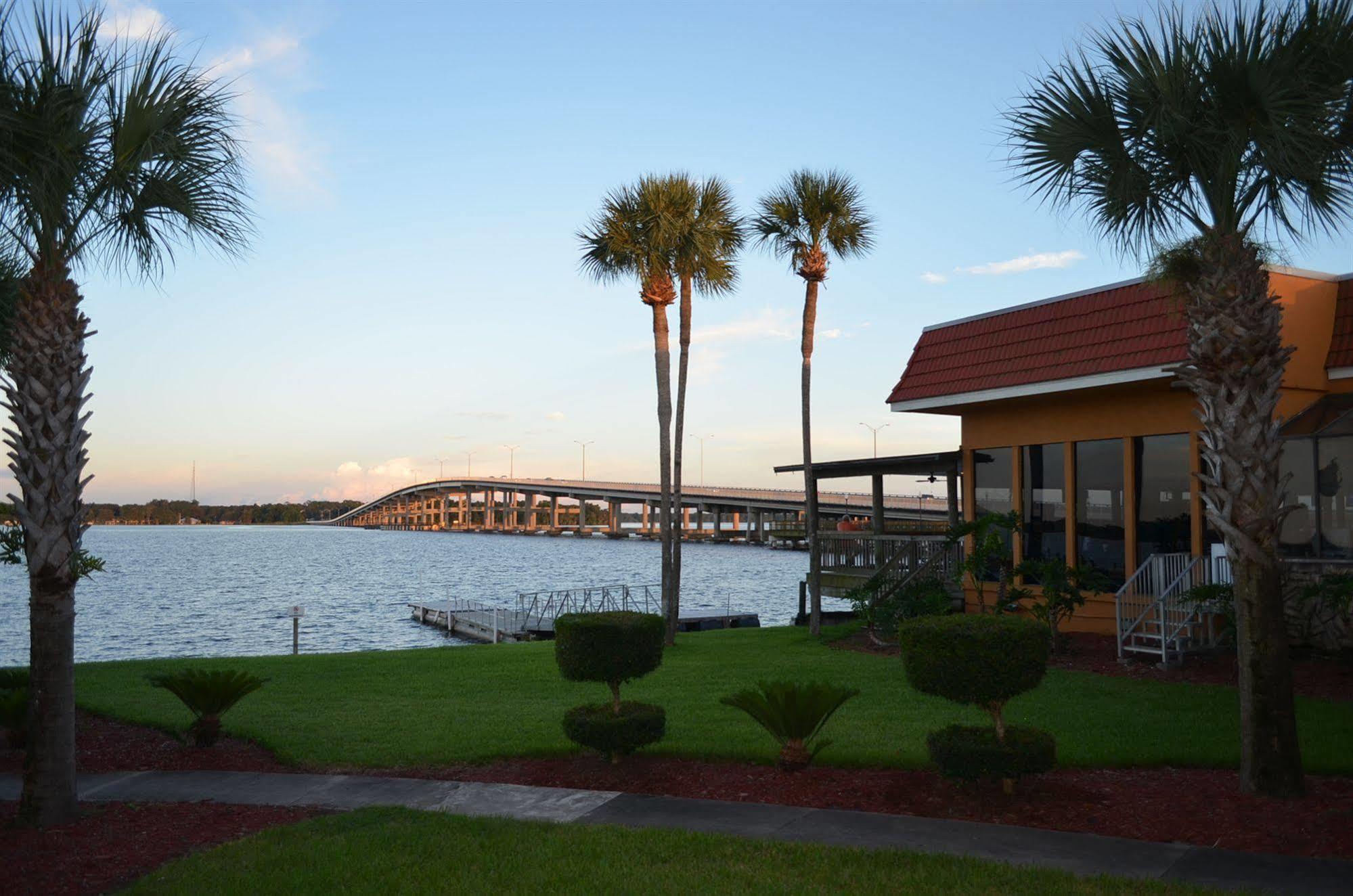 Quality Inn And Suites Palatka Riverfront Kültér fotó