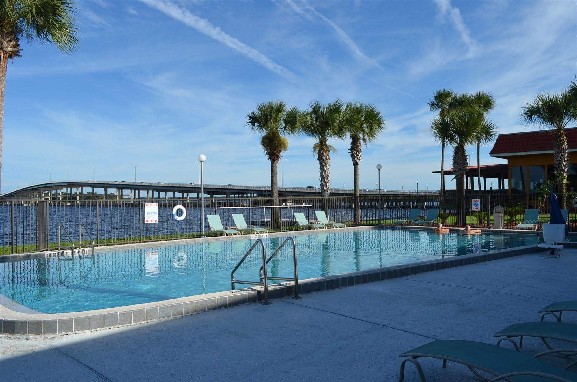 Quality Inn And Suites Palatka Riverfront Kültér fotó